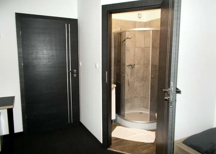 Obiekt Noclegowy Ocelot *